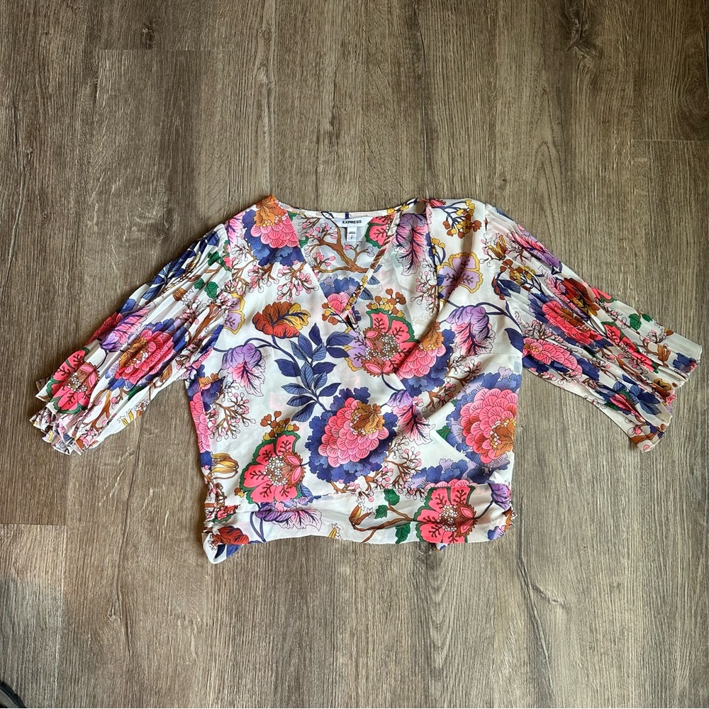EXPRESS Floral V-Neck Blouse With Bow in Back